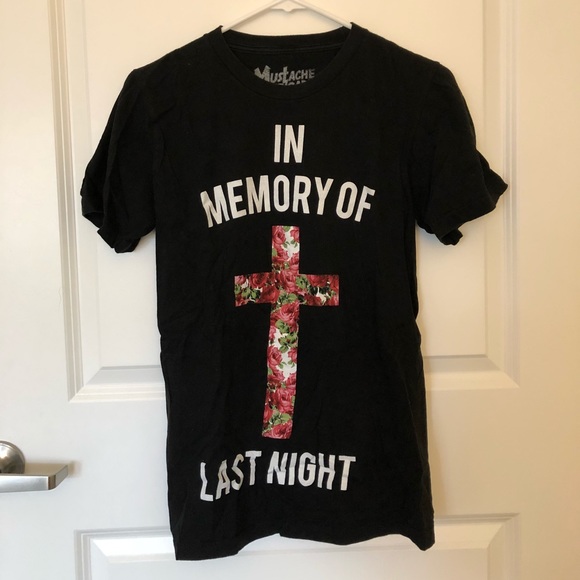 Urban Outfitters Tops - Graphic tee